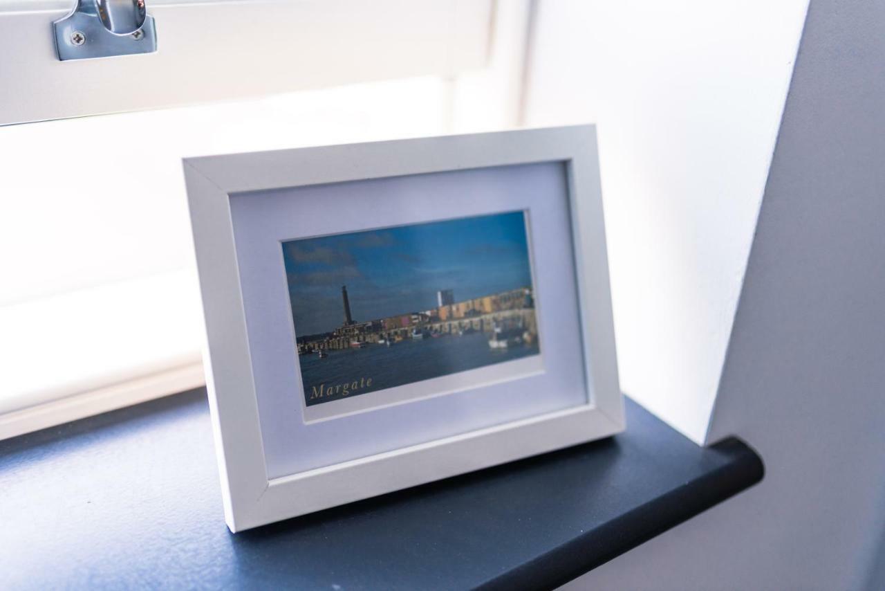 The Sunset Apartment - Margate Beach - By Goldex Coastal Breaks Eksteriør billede